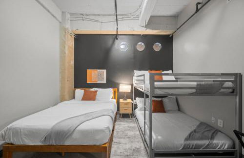 Stunning Downtown Apartment with Pool, Laundry, Parking - Foto 2