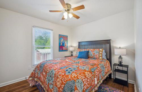 Trailblazer Lodge - Upscale, hot tub, trail, game room, wifi, fire pit, bar, pool table, king bed, view, pet friendly - Photo 68