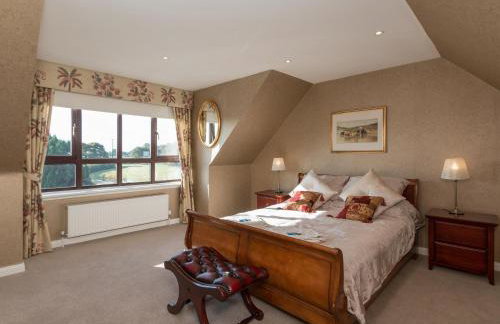 Hillend Farm House - Photo 13