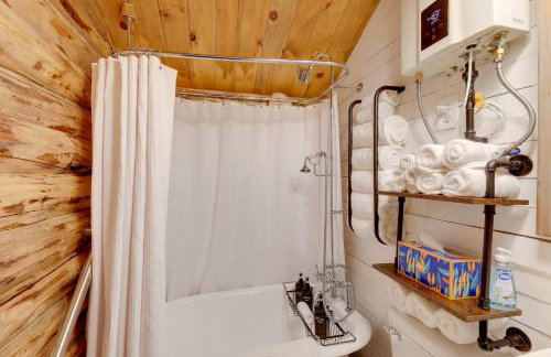 Day Trip to Glacier NP Nature-Packed Cabin! - Foto 15