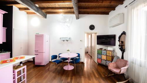 PINK HOUSE TORTELLINOSUITE Modena - Foto 5, minibar