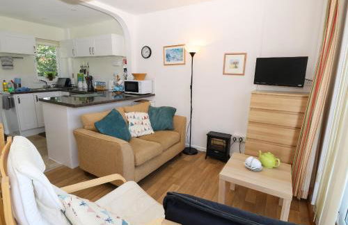 Drake Cottage - Photo 4