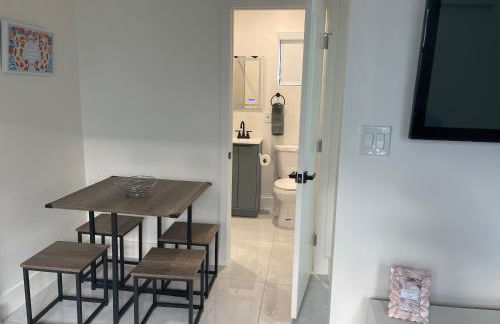 Transit-Friendly Flamingo Park Hideaway - Foto 68