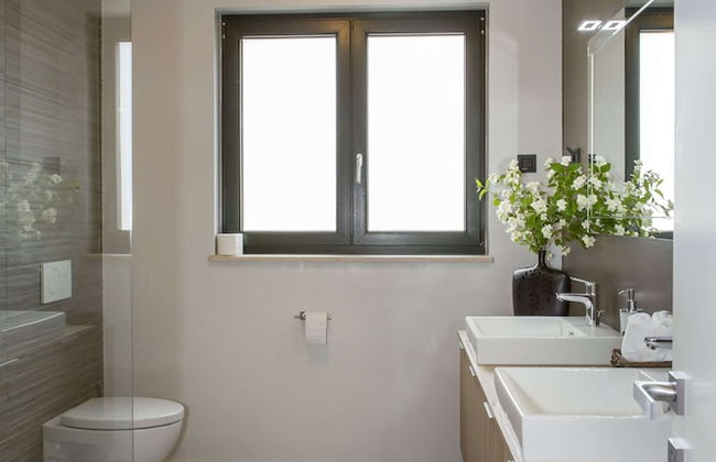 Spacious Villa With Private Pool and Jacuzzi in Porec - Foto 2