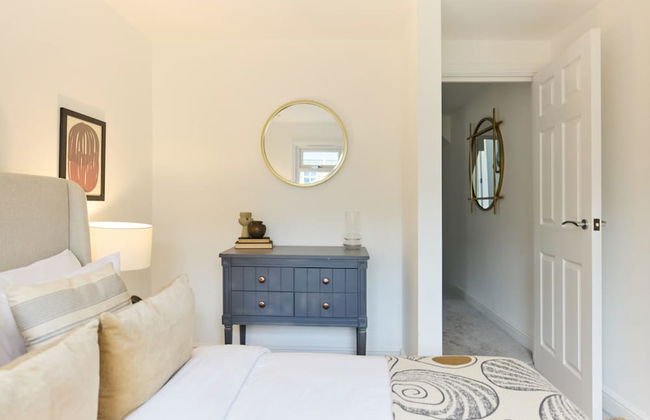 The Shepherd s Bush Wonder - Trendy 4bdr Home With Garden Terrace - Photo 19