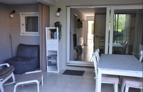 260 lake waterfront holiday apartment with garden - Foto 10