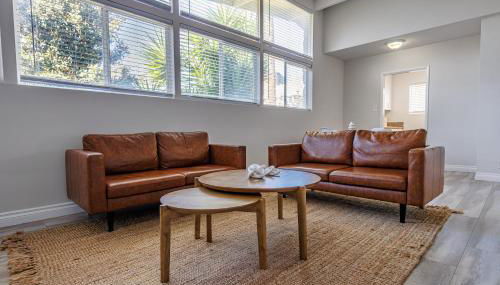 Spacious 2-Bedroom Duplex in Beverly Hills Residential Area - Foto 4