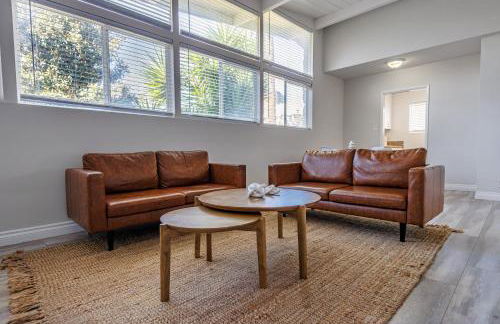 Spacious 2-Bedroom Duplex in Beverly Hills Residential Area - Foto 4