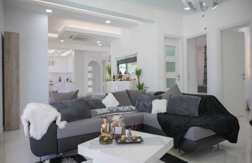 Villa in Messonghi with Pool and Sea Nearby - Foto 14