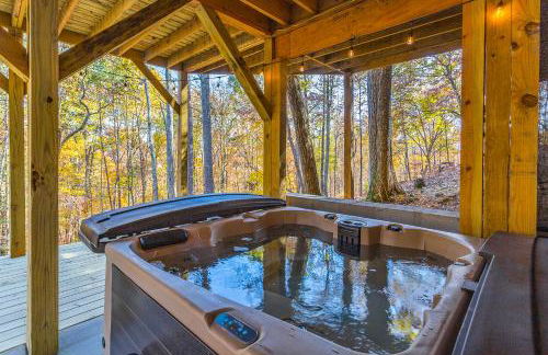 Cozy Cabin Retreat w/ Hot Tub & Nature Views - Foto 25