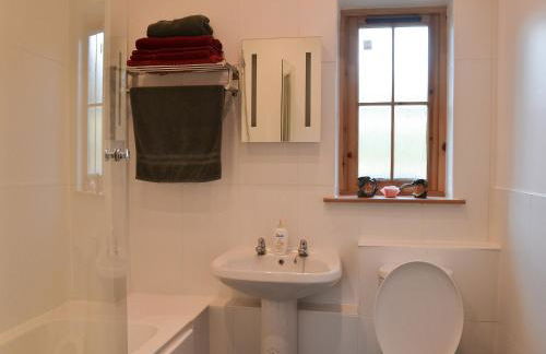 Turin Nurin Cottage - Photo 8