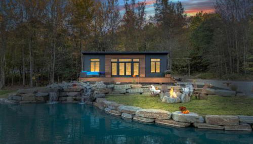 Tiny House on a Waterfall at Private Tiny Lake - Foto 1