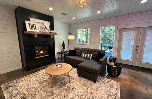 the RISER - BRAND NEW Modern Cabin in Broken Bow - Foto 16