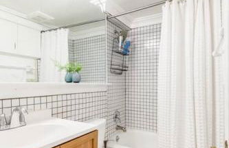 Stylish Flat in Walkable Downtown w Parking - Foto 20