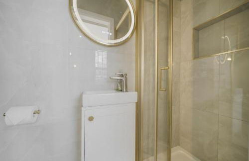 Stylish Kentish Town HomePrivate Garden Jacuzzi - Foto 24