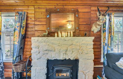 Pine Chateau Guest Cabin with Mtn Views and Sauna! - Photo 14