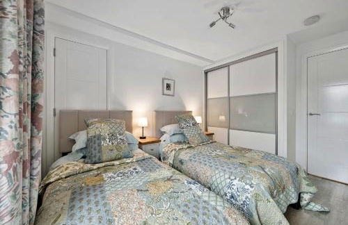 Finest Retreats - Riverside View - Photo 13