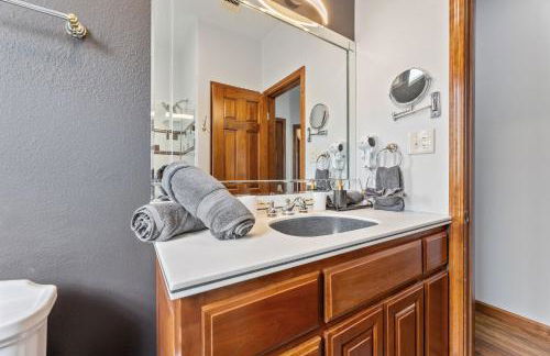 Golf-Side Luxe Escape Sleeps 13 Hot Tub & Theater - Foto 35