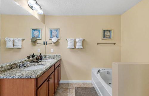 Extended Pool Deck - South Facing - Pool & Spa - Game Room - Family Friendly - Nr Disney - Foto 35