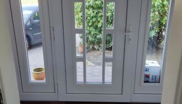 FeWo Aurich Zentrum EG 3 Schlafzimmer und FeWo OG 4 Schlafzimmer - Foto 3