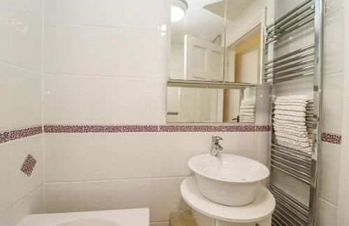 Aislaby Hall - Photo 34