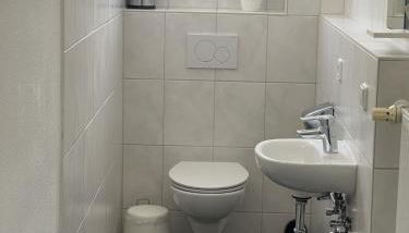 Geräumige 160 qm Wohnung für 9-11 Personen in der Stadtmitte - Photo 4