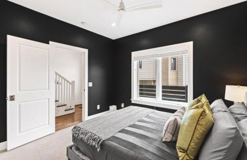 Walk to 12 South and Belmont with Garage FirePit and Patio - Foto 18