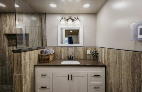 Spacious & Updated MQT Home - HotTub - Backyard - Foto 33