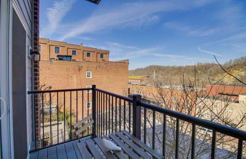 Walkable Lynchburg Condo with Private Balcony - Foto 20