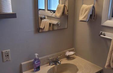 Centennial House - Great Location with Lakeview! - Foto 33