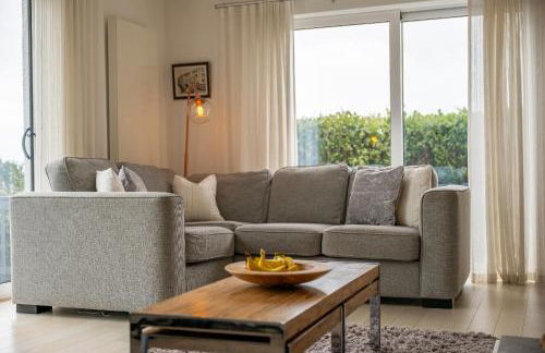 Spacious Coastal Retreat with Sea Views - Foto 12