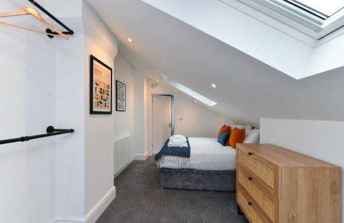Stylish Two-Bed Home Near Nature & Transport Links - Foto 12