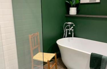 No 11, Fishguard, Ideal for beach, coastal path and town! - Photo 16