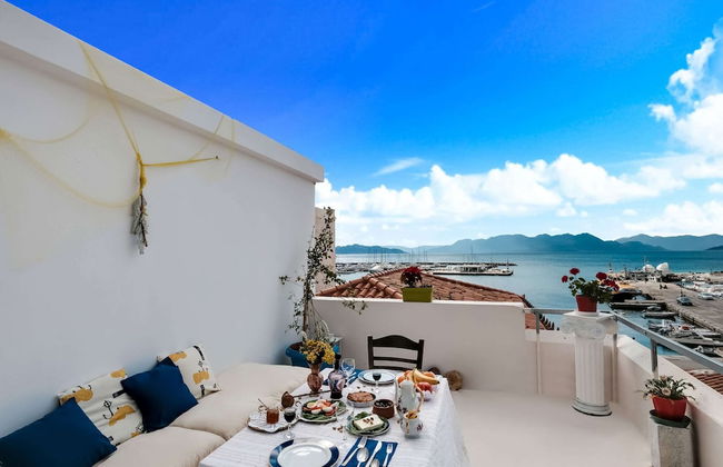 Astra Holiday Home in Aegina Island With Gorgeous Sunset Views - Photo 1