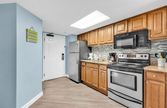 Ocean Front Condos at Patricia Grand - Foto 21