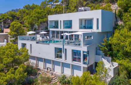 Can Ema, villa moderna con piscina frente al mar - Photo 79