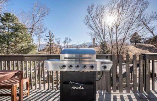 Hillside Horizon Firepit & BBQ w Views - Foto 9