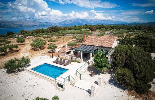 Family friendly house with a swimming pool Pucisca, Brac - 21499 - Foto 1