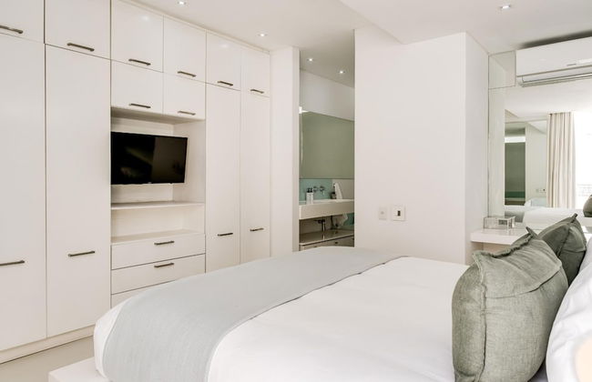 Villa Bleu Blanc in Camps Bay With Pool and Views - Foto 59