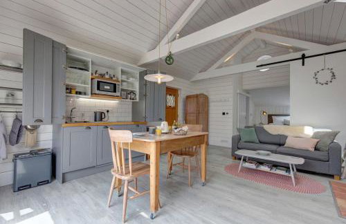 The Artist's Studio at Meadow Cottage - Photo 10