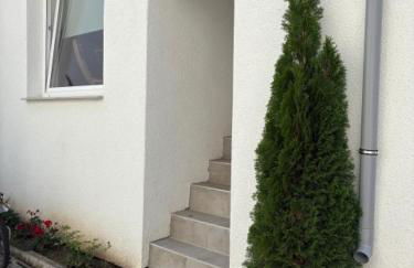 modernes Monteurzimmer mit zwei Einzelbetten - Foto 13