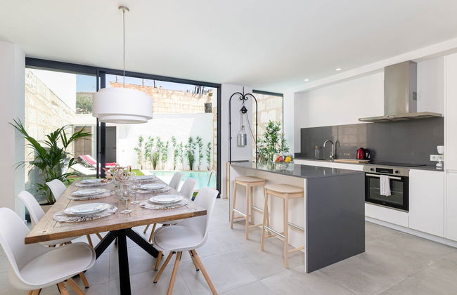 Villa With Private Terrace - Photo 16