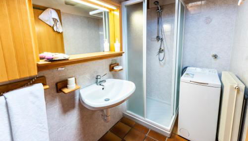 Casa dal Ri' - Foto 4, towels, Shower, wardrobe