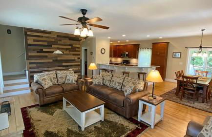 River Rock Cabin - Comfortable, Private Home with King Beds & Mountain Views - Foto 6