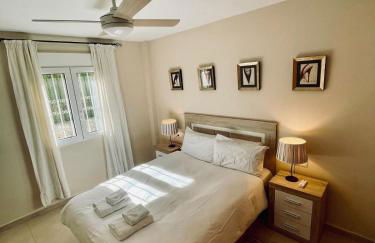 Modern 2 bedroom apartment 5mins from golf course - Foto 7