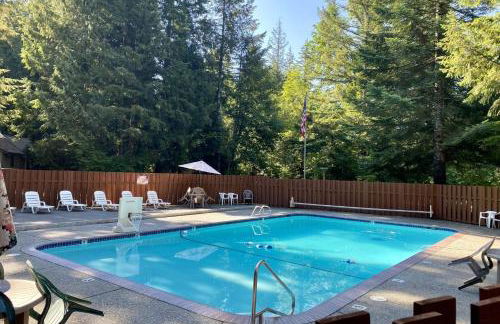 Brightwood Riverfront Getaway - Photo 32