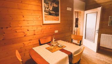 Naturnahes Familienchalet mit Garten - Wifi - Netflix - nur 15 Minuten vom Chiemsee und 35 Minuten von München entfernt - Foto 3