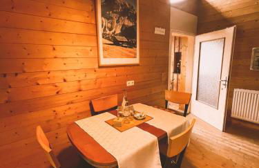 Naturnahes Familienchalet mit Garten - Wifi - Netflix - nur 15 Minuten vom Chiemsee und 35 Minuten von München entfernt - Foto 3