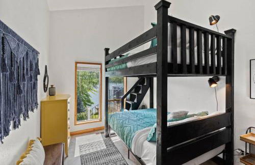 Luxe Lake Home Reflect Recharge and Reconnect - Foto 19