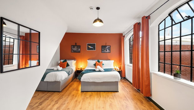 3 Bed Flat - Sleeps 7 - Parking - Wifi - Foto 3, Habitación